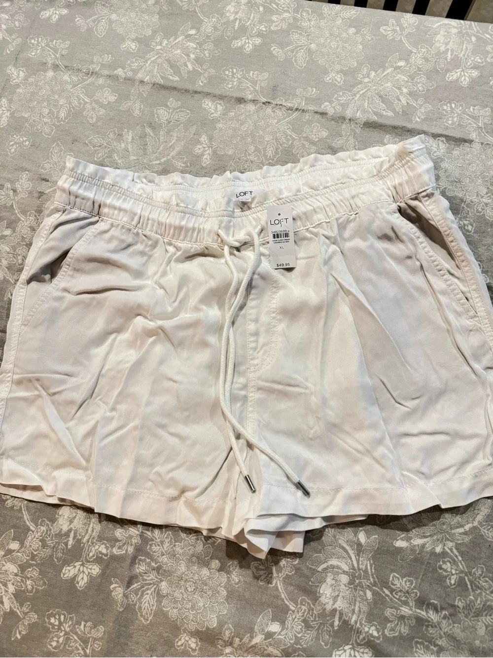LOFT Cream Elastic Drawstring Shorts - Picture 4 of 4